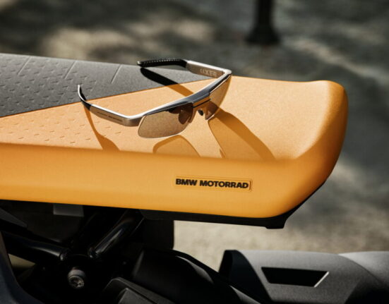 2023 BMW Motorrad ConnectedRide Smartglasses 4 1024x683 1