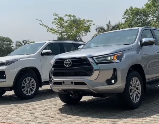 hilux vs fortuner featured